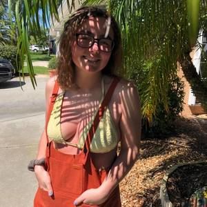 Meet your Posher, Liza